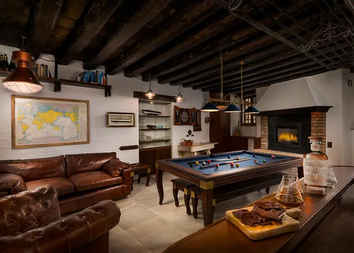 The Yacht House Canal View Apartman