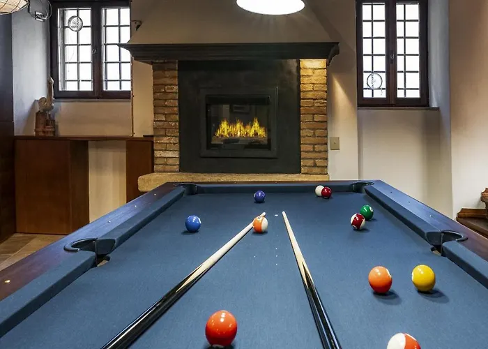 The Yacht House Canal View Velence