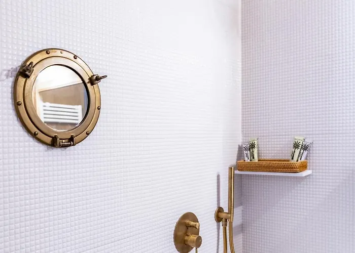 The Yacht House Canal View Apartman