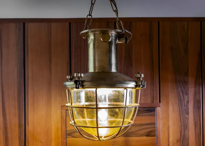 The Yacht House Canal View Apartman *