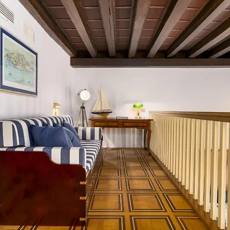 The Yacht House Canal View * Venecia